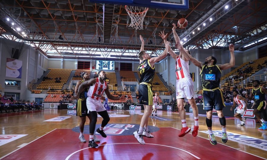 Κύπελλο Ελλάδας - Final 8: Τραγική η εικόνα στις εξέδρες και στο Ολυμπιακός - Άρης (photos)