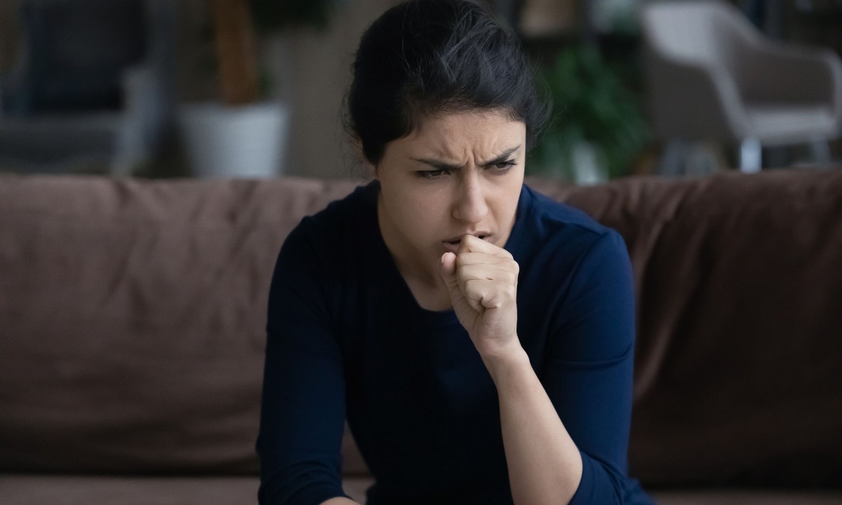 Οι 6 παράγοντες που μειώνουν στο μισό τον κίνδυνο μακράς Covid