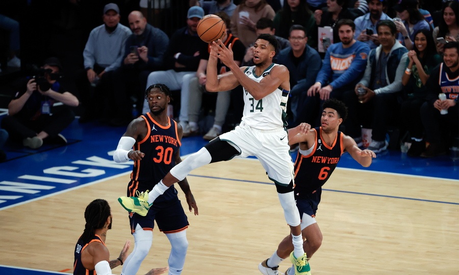 Γιάννης Αντετοκούνμπο: Φέρτε τη μεζούρα - Ο Greek Freak ψήλωσε κι άλλο στα 28 του!