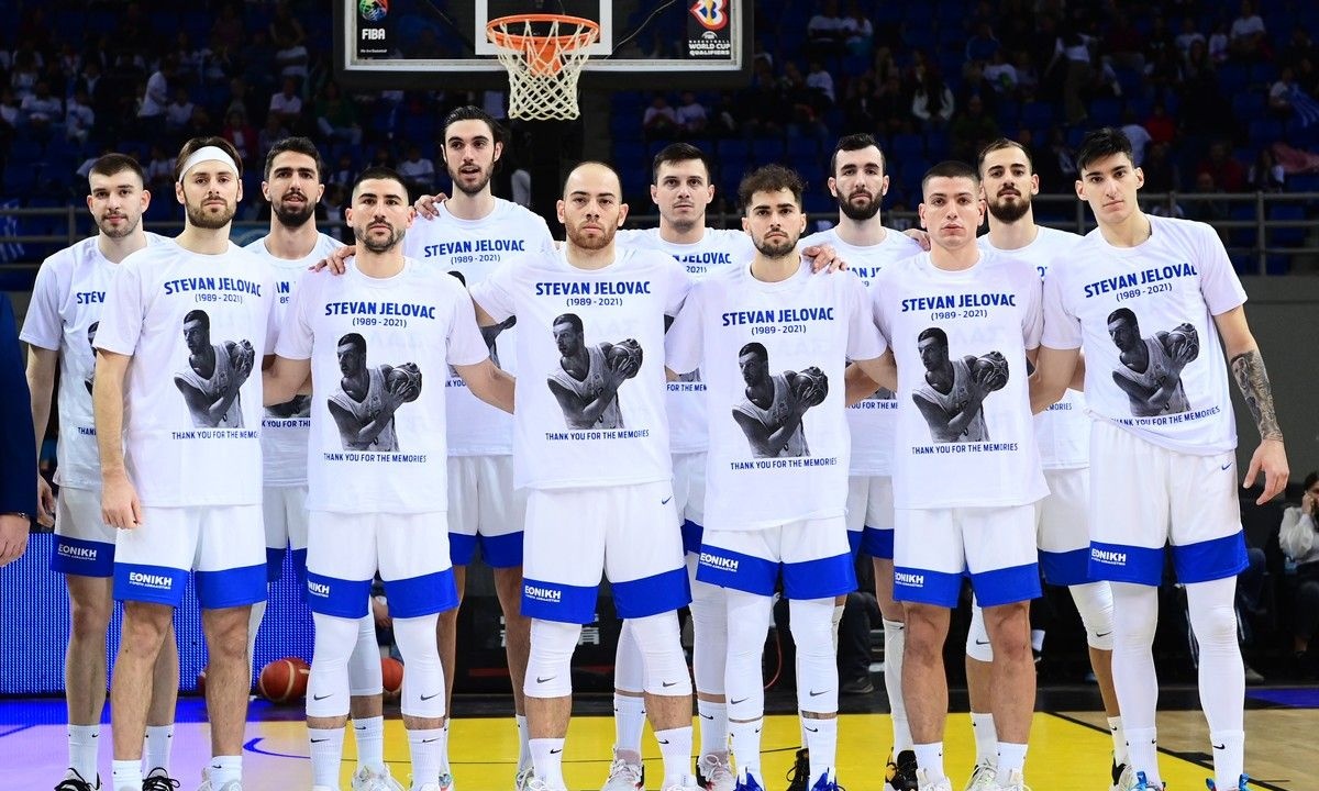 Ελλάδα-Σερβία: Συγκινητική κίνηση για τον Στέβαν Γέλοβατς στα Λιόσια (photo)