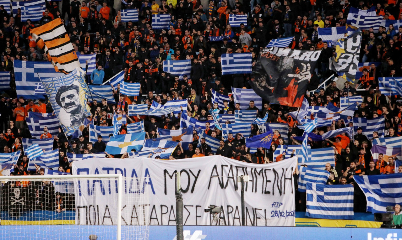 Σύγκρουση τρένων στα Τέμπη: Ενός λεπτού σιγή στο ΑΠΟΕΛ-Ομόνοια για τα θύματα της τραγωδίας (vid)