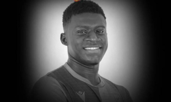 Θρήνος - Πέθανε 21χρονος ποδοσφαιριστής μετά την κατάρρευσή του κατά τη διάρκεια αγώνα