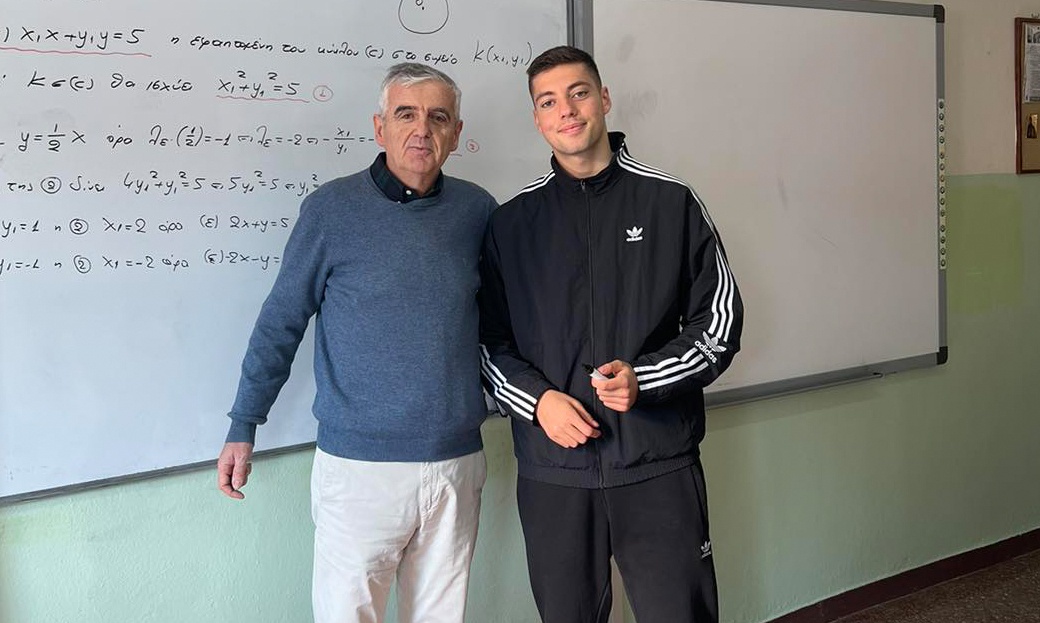 Στέφανος Τζίμας: Από το ιστορικό γκολ στην Τούμπα στον πίνακα του σχολείου του!