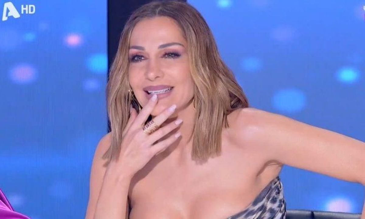 J2US: Άφωνη η Βανδή με την ερώτηση για την πρόταση γάμου του Μπισμπίκη