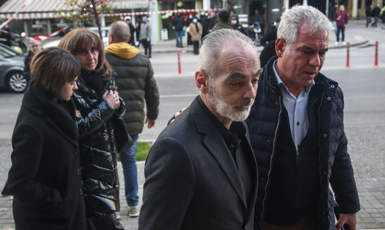 Δίκη Άλκη Καμπανού: Ξέσπασαν οι γονείς του στην προβολή βίντεο | «Τι κοιτάτε; Τέρατα»