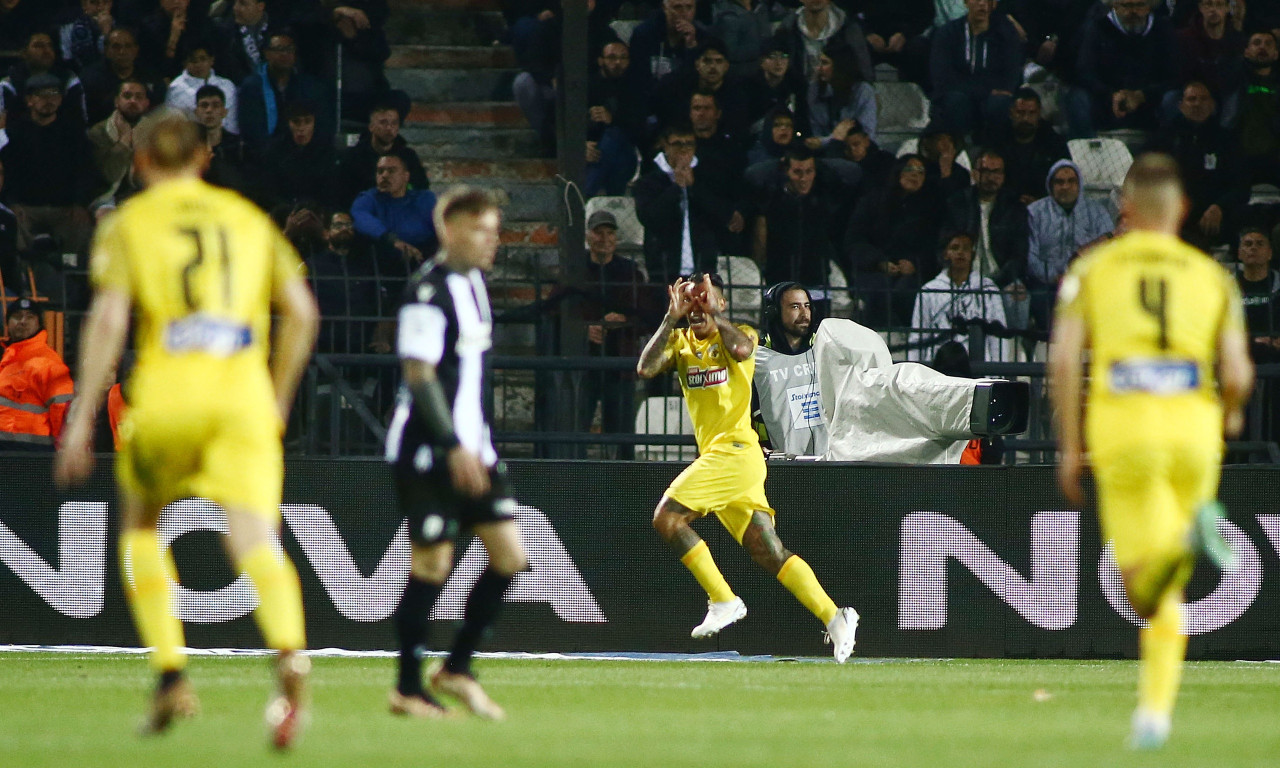 Super League, ΠΑΟΚ – ΑΕΚ 0-1: Ο Αραούχο την έστειλε στην κορυφή!