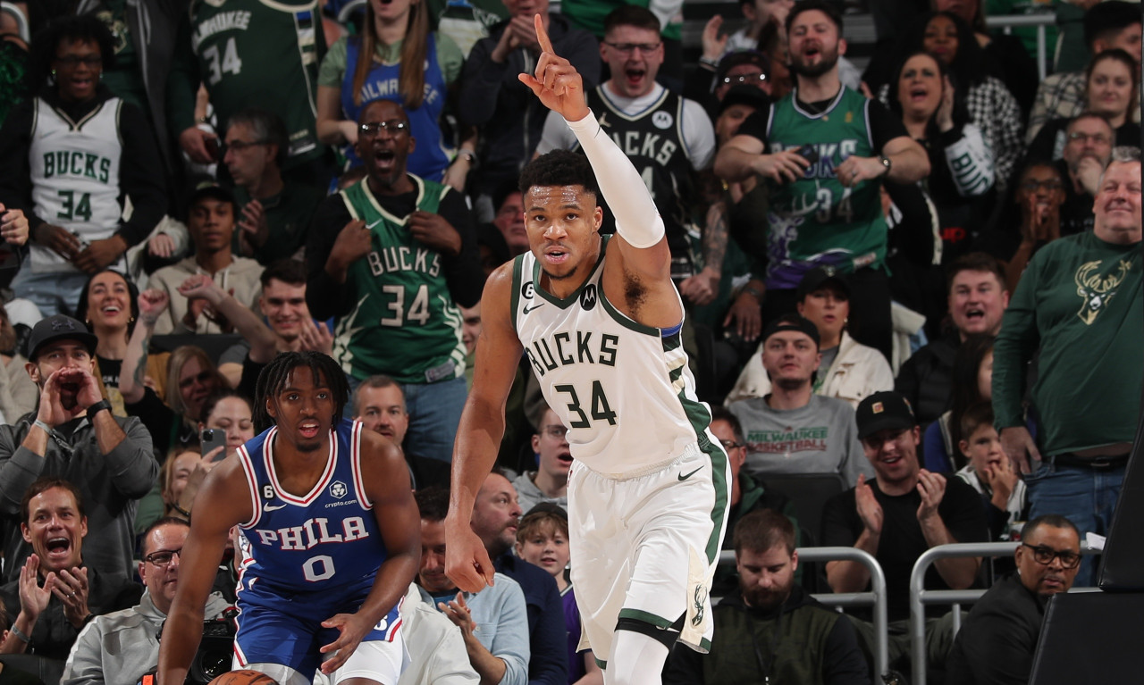 NBA: Εντυπωσιακός Αντετοκούνμπο | «Καπαρώνουν» την κορυφή οι Μπακς (videos)