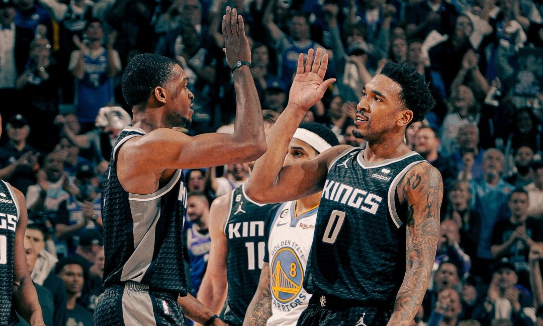 NBA: Στα σχοινιά οι Ουόριος | Έκαναν το 2-0 Σίξερς και Κιγνκς (videos)