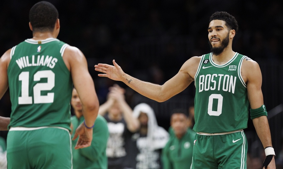 NBA: Ακάθεκτοι οι Σέλτικς, 2-0 τους Χοκς - Ισοφάρισαν Σανς και Καβαλίερς