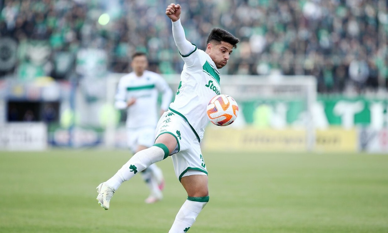 Τα μπέρδεψε η σύζυγος του Σεμπαστάν Παλάσιος, βλέποντας το πούλμαν του Αχαρναϊκού