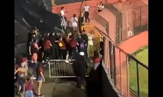 Βραζιλία: Επεισόδια σε αγώνα που επιτρέπονταν μόνο γυναίκες και παιδιά (video)