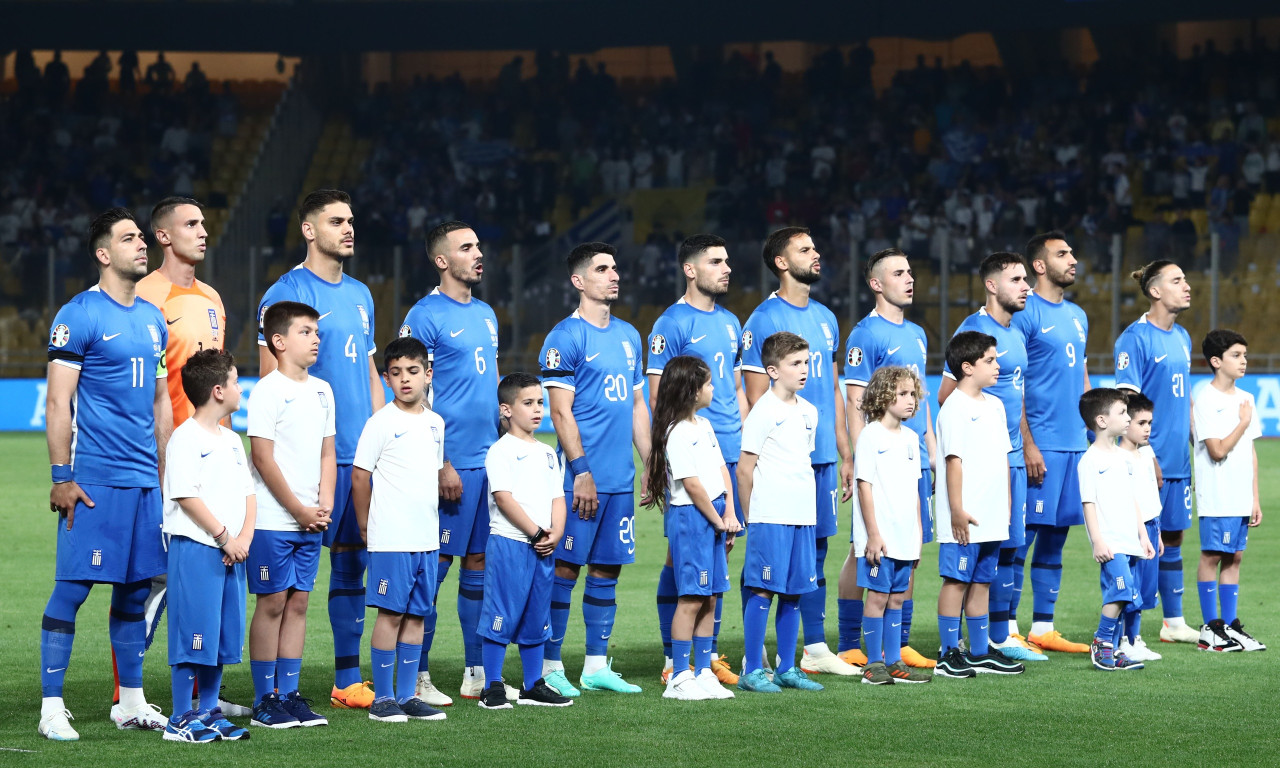 Ελλάδα – Ιρλανδία: Ανατριχίλα στον εθνικό ύμνο – Ενός λεπτού σιγή για τα θύματα στην Πύλο
