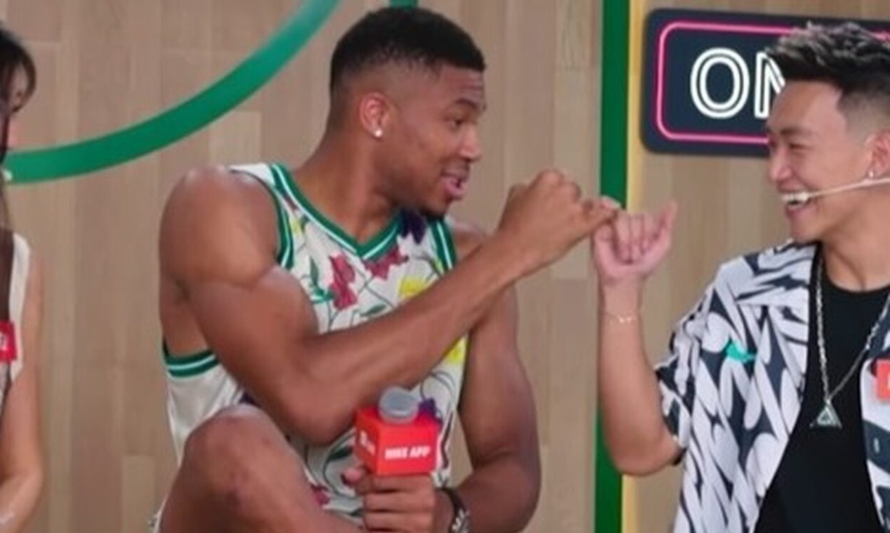 Το… σκάλωμα του Γιάννη Αντετοκούνμπο με τα πόδια κοτόπουλου