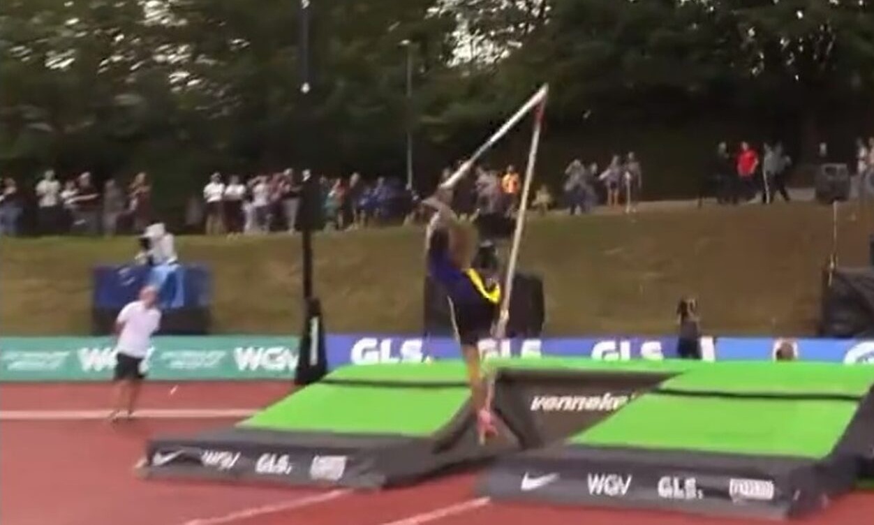 Στίβος: Αγωνία για Καραλή | Έσπασε το κοντάρι του σε αγώνα (video)