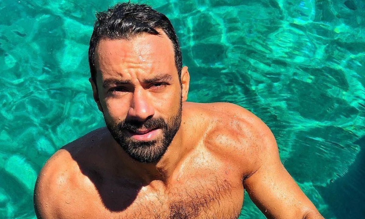 Σάκης Τανιμανίδης: Ποζάρει αγκαλιά με τον πατέρα του