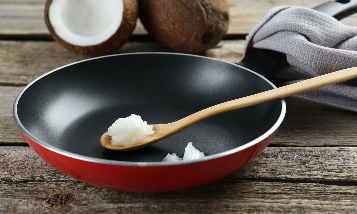 Λάδι καρύδας: Πόσο υγιεινό είναι τελικά;