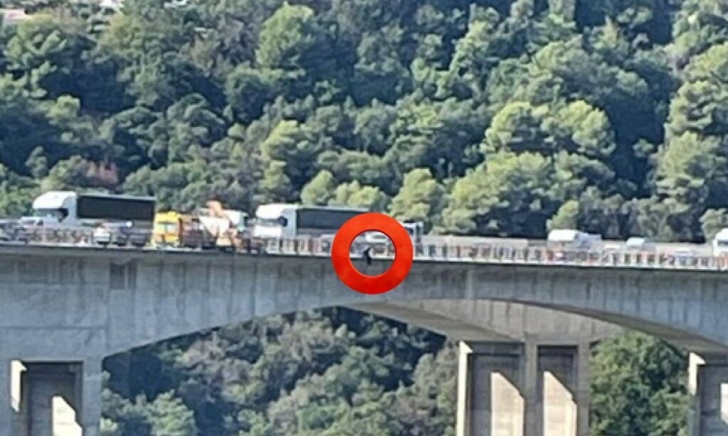 Γαλλία: Παίκτης της Νις απειλεί να αυτοκτονήσει, πηδώντας από γέφυρα