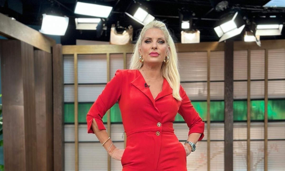 Μενεγάκη: Γίνεται 54 χρονών - Οι σπάνιες φώτο των γενεθλίων της