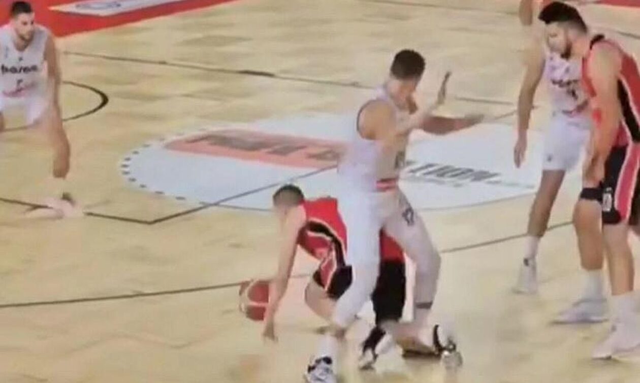 Η ντρίπλα του αιώνα στο μπάσκετ - Τον πέρασε κάτω από τα πόδια (video)