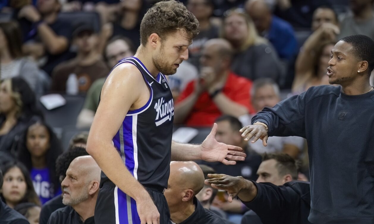 NBA: Εύκολα οι Κινγκς, θετικός ο Βεζένκοφ - «Τριπλός» ο Ντόντσιτς | Τα αποτελέσματα της βραδιάς