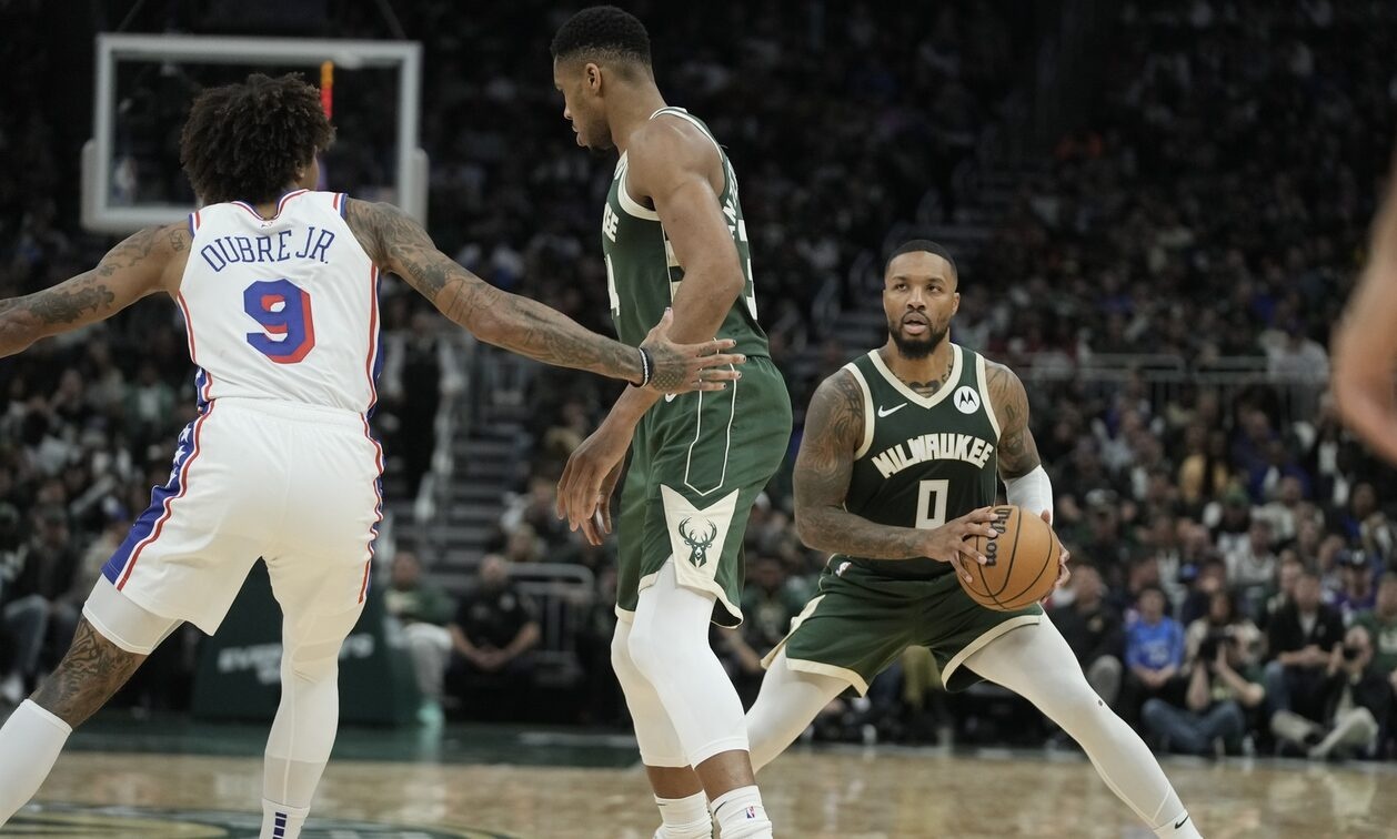 NBA: Τρομερός Λίλαρντ στο ντεμπούτο του | Νέο ρεκόρ Αντετοκούνμπο και νίκη οι Μπακς (videos)