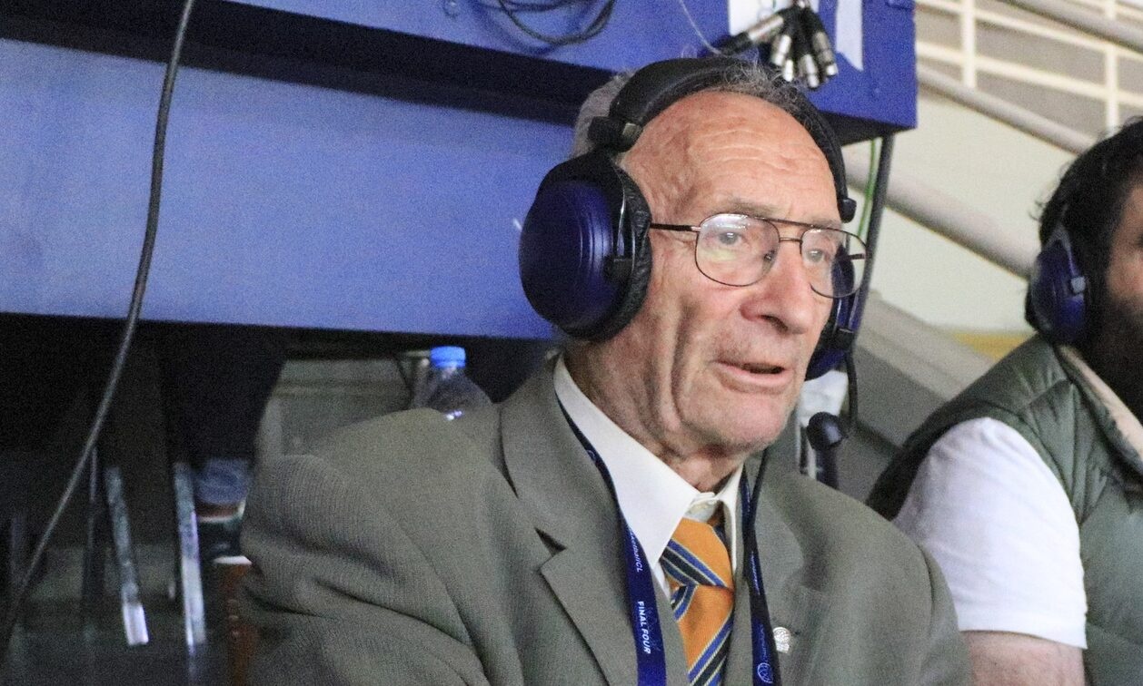 Πέθανε ο δημοσιογράφος Βασίλης Γεωργίου - Η θρυλική φωνή του μπάσκετ