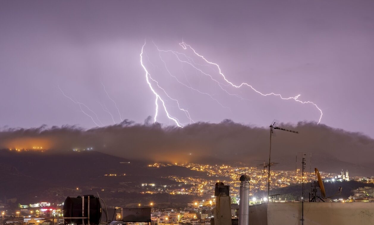 Έκτακτο Δελτίο Επιδείνωσης Καιρού: Θυελλώδεις άνεμοι και ισχυρές καταιγίδες το Σαββατοκύριακο