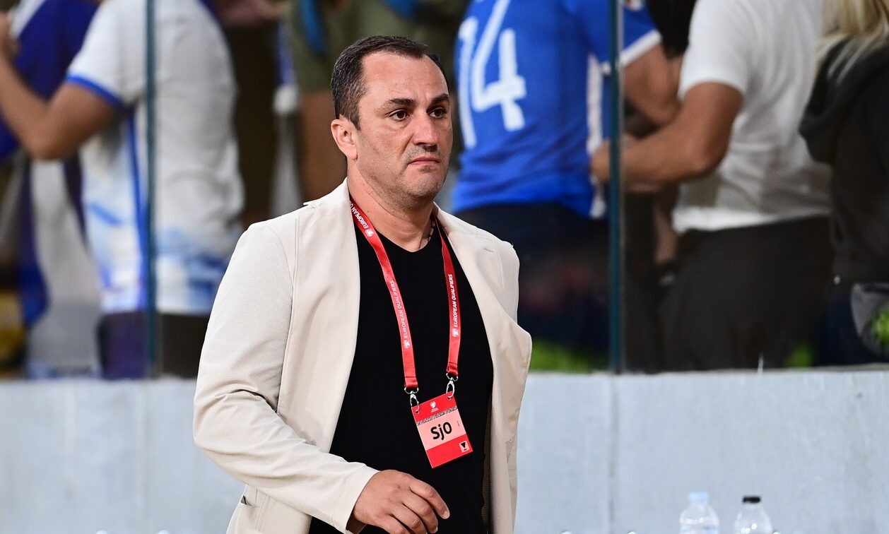 Super League: Θέλει ντέρμπι με Έλληνες διαιτητές και ξένους στο VAR o Μάνταλος