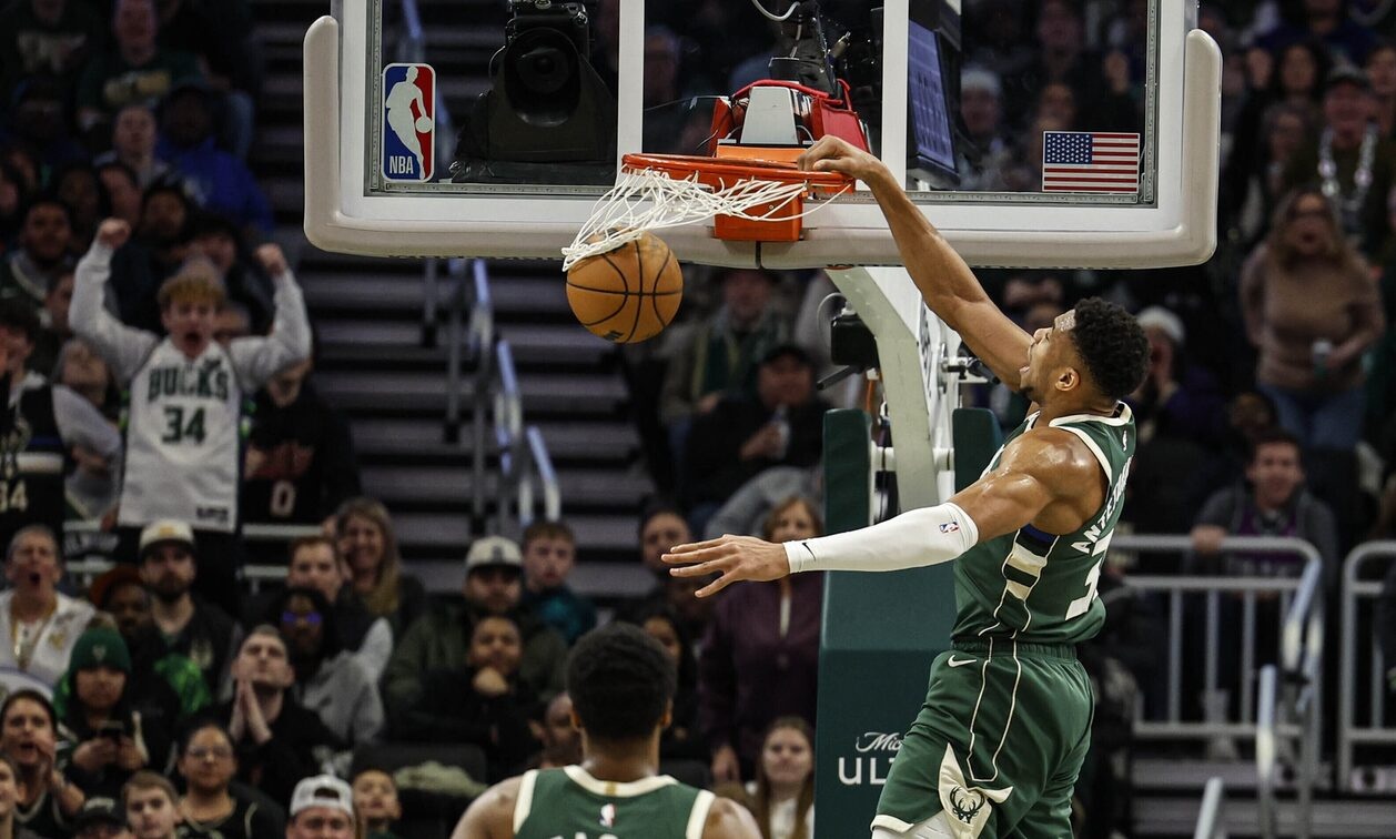 NBA: «Τριπλός» ο Γιάννης Αντετοκούνμπο - «Πέρασαν» από το Μιλγουόκι οι Πέισερς