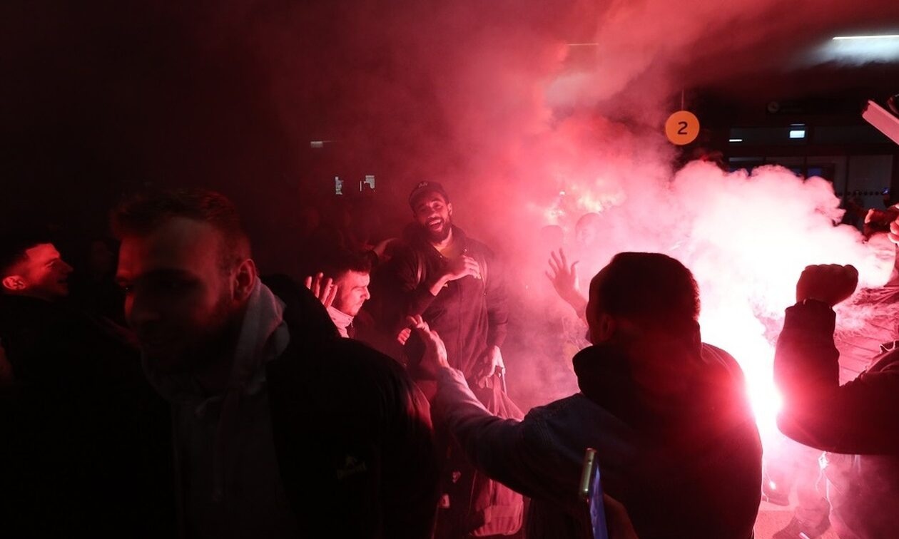 Basket League, Άρης: Αποθέωση στο αεροδρόμιο μετά το «διπλό» στο ΟΑΚΑ (photos)