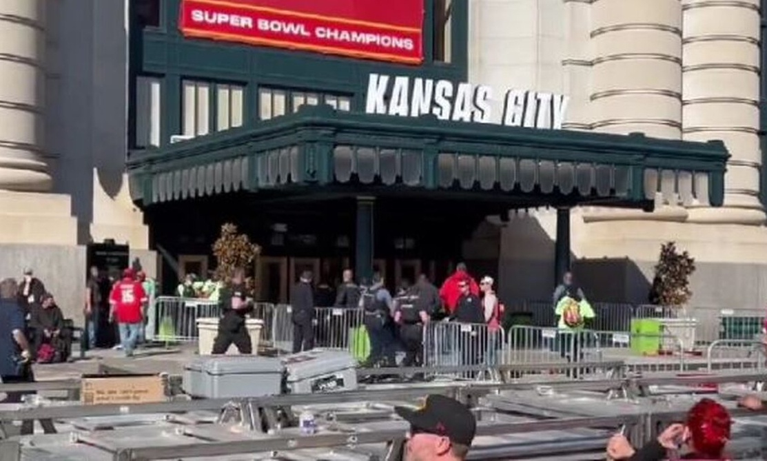Super Bowl - Κάνσας: Πυροβολισμοί στην παρέλαση μετά τον τελικό - Αναφορές για 10 τραυματίες