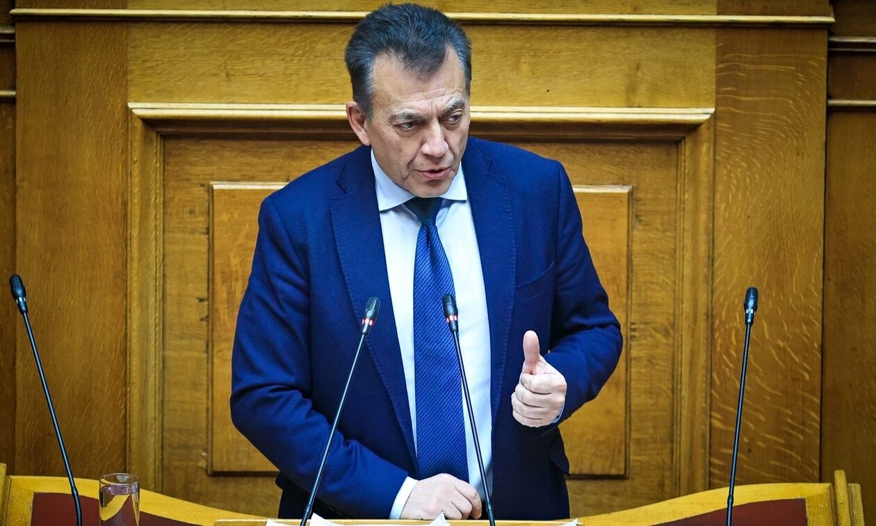 Βρούτσης: «Ήταν επιβεβλημένο να κλείσουμε τα γήπεδα για δύο μήνες, η Πολιτεία δεν παίζει»
