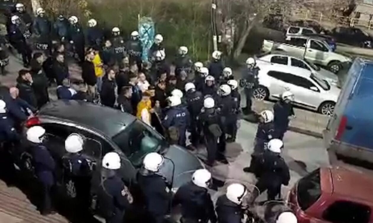 Λαμία - ΑΕΚ: Προσαγωγές οπαδών της Ένωσης που είδαν τον αγώνα από ταράτσες (video)