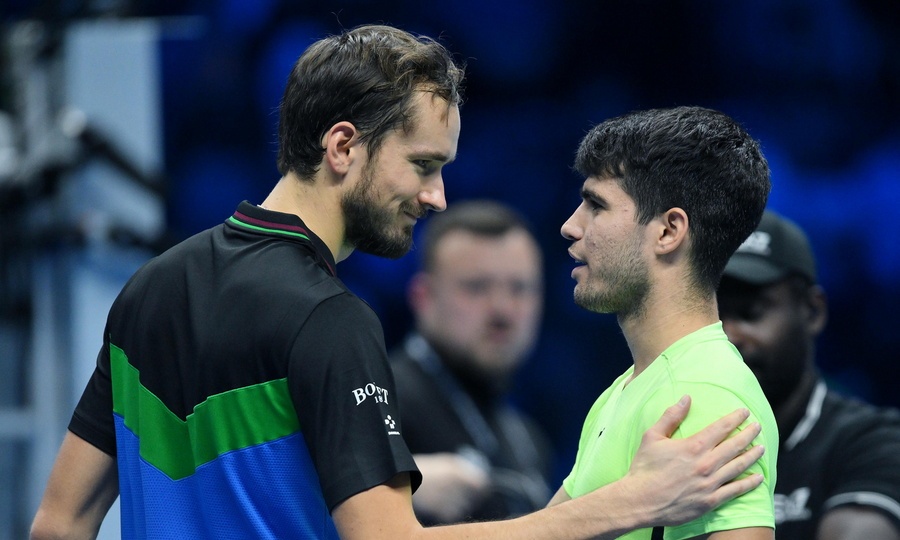 Indian Wells: Ο Μεντβέντεφ απειλεί τον Αλκαράθ στον τελικό