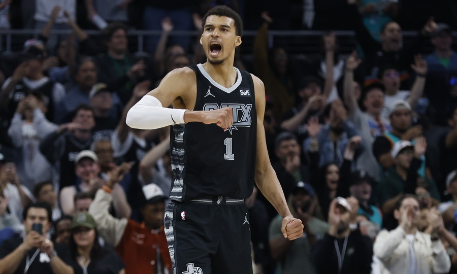 NBA: Ο Γουμπανιάμα «ντύθηκε» Σακίλ Ο’ Νιλ σε επική μάχη με τον Μπράνσον | Αποτελέσματα, highlights