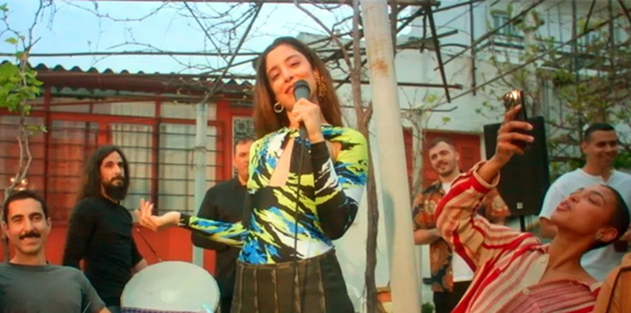 Μαρίνα Σάττι: Η πρώτη εκδοχή του τραγουδιού «Ζάρι» που θα εκπροσωπήσει την Ελλάδα στη Eurovision