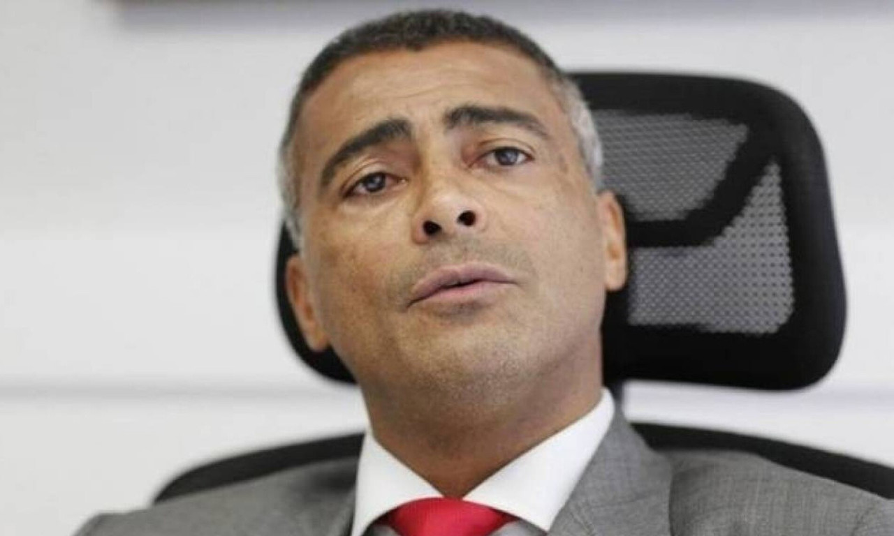 O θρυλικός Ρομάριο γυρίζει στα γήπεδα στα 58 του χρόνια!