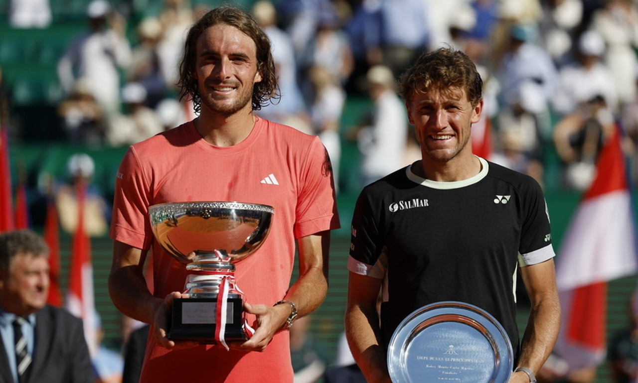 Στέφανος Τσιτσιπάς: Θέλει τη δεύτερη σερί κούπα στο χώμα κόντρα στον Ρουντ - Η ώρα και το κανάλι