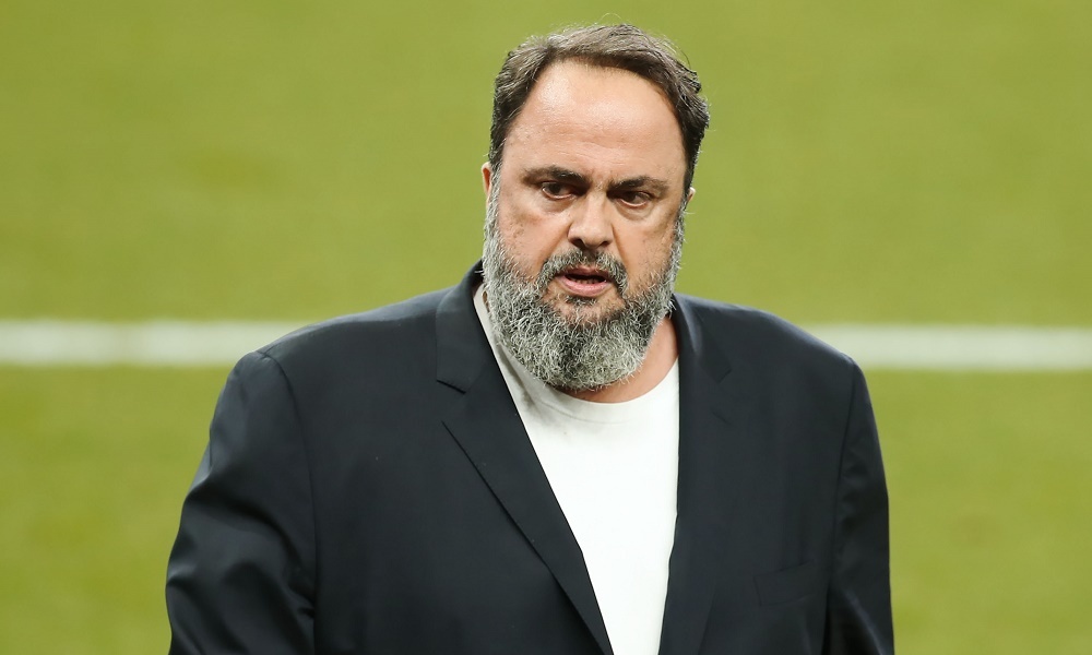Ολυμπιακός: Η συγκίνηση και η αποθέωση Μαρινάκη στο «Villa Park» (videos)