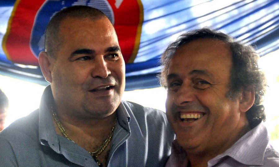 Σάλος με το σχόλιο του Τσιλαβέρτ για τον θάνατο του Μενότι: «Οι πίθηκοι είμαστε ακόμα ζωντανοί...»