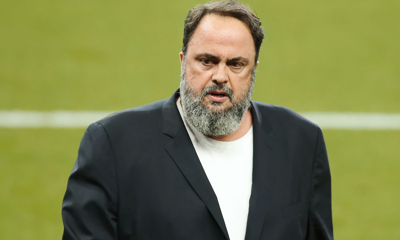 Τα μπράβο και τα ζήτω ο Ολυμπιακός του Μαρινάκη