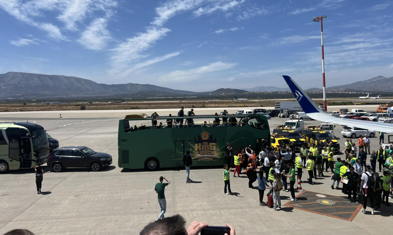 Παναθηναϊκός AKTOR: Ανεβαίνουν στο πούλμαν οι Πρωταθλητές Ευρώπης - Ξεκινά η παρέλαση για το 7ο!