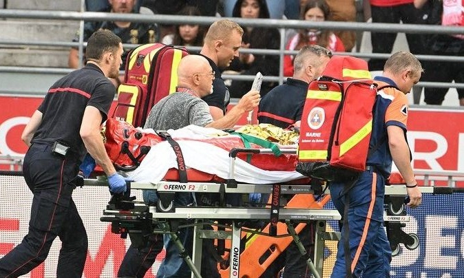 Σοκαριστικός τραυματισμός στη Γαλλία – Διακοπή μισής ώρας στο Ρεμς – Λιλ