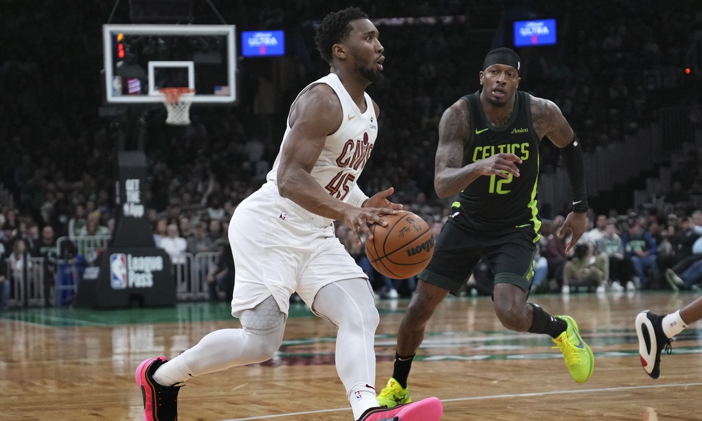 NBA: Τρομεροί Καβαλίερς, νίκησαν τους Σέλτικς από το -22, ο τριπλός Γιόκιτς «φρέναρε» τους Πίστονς
