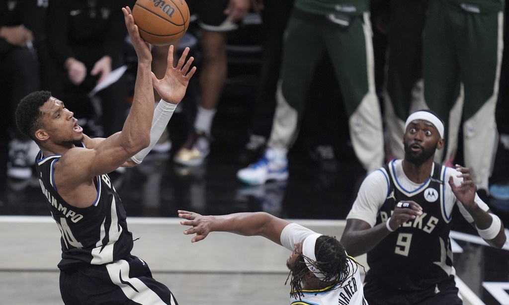 Γιάννης Αντετοκούνμπο: Τα highlights από το τρίπλ νταμπλ στο τελευταίο ματς των Μπακς στη σεζόν