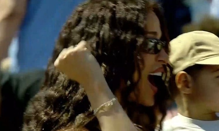 Στο Κηφισιά – Ηλιούπολη η Ελένη Φουρέιρα με το γιο της