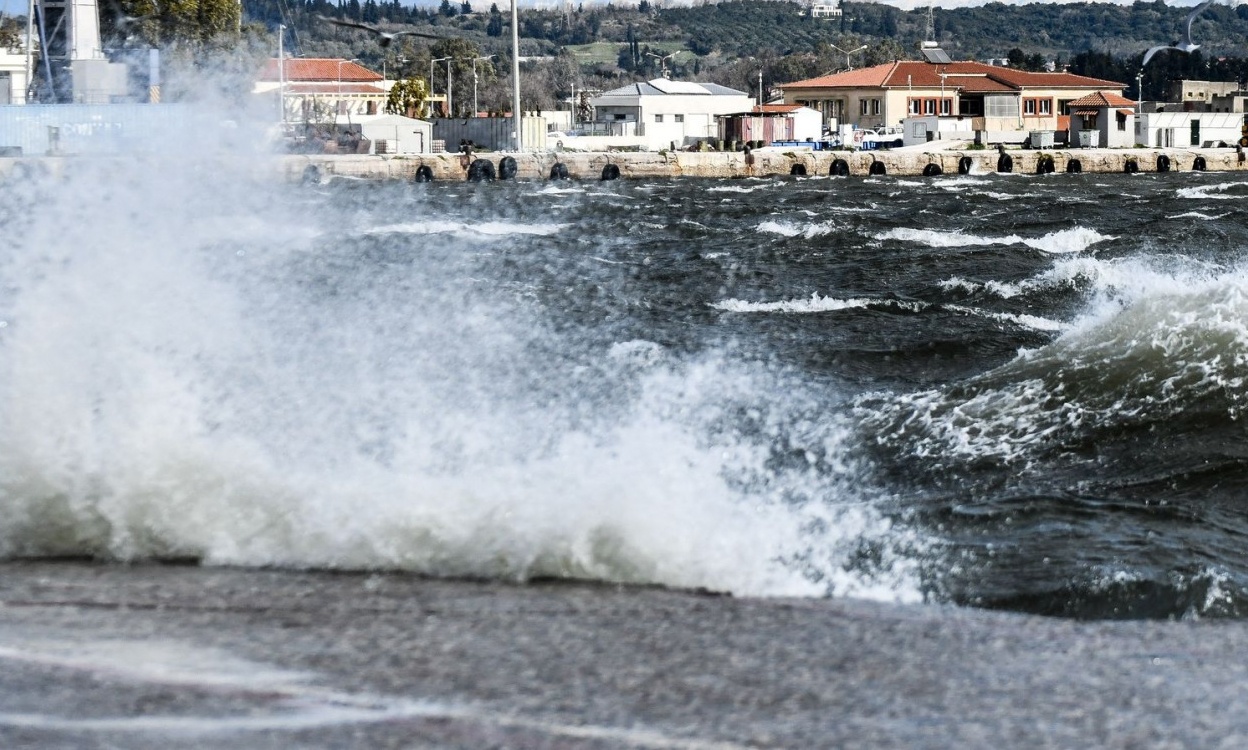 Καιρός: «Κόκκινη» προειδοποίηση για το επόμενο 48ωρο - Οι θερμοκρασίες μέχρι τον Δεκαπενταύγουστο