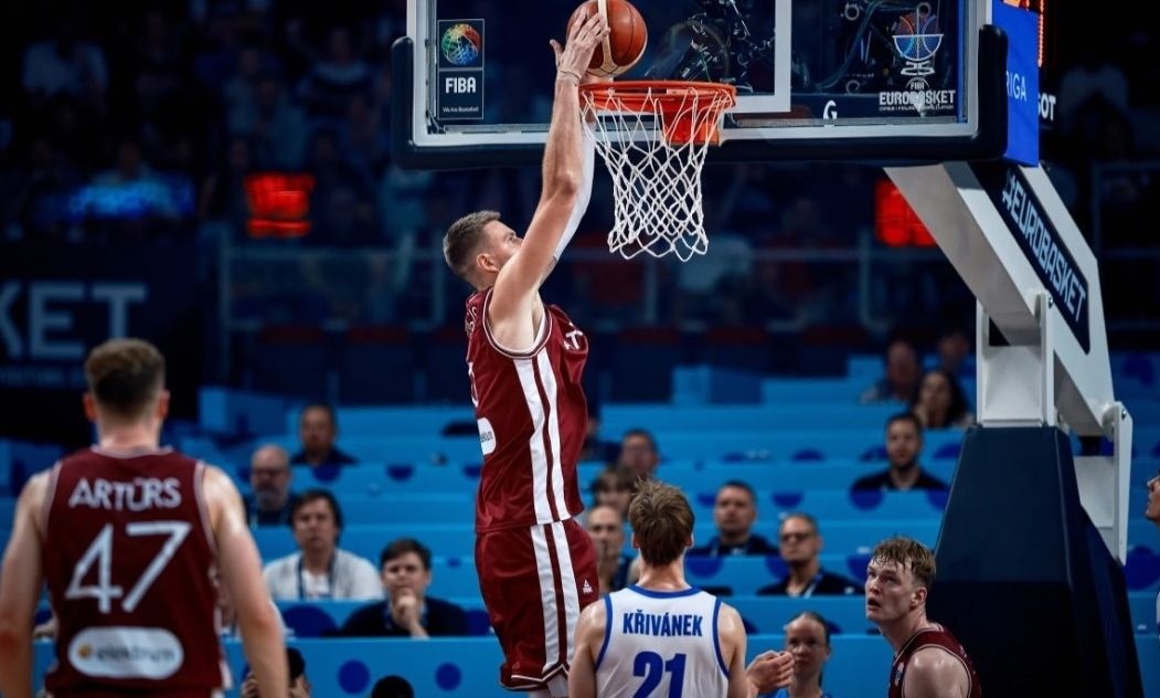 Eurobasket 2025: «Καταιγίδα» από τρίποντα οι Λετονοί και εύκολο +34 με την Τσεχία