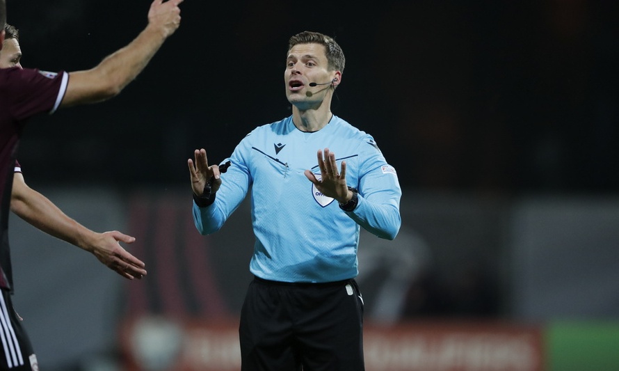 Champions League: Ο Σνάιντερ «σφυρίζει» στο Μπαρτσελόνα-Ολυμπιακός