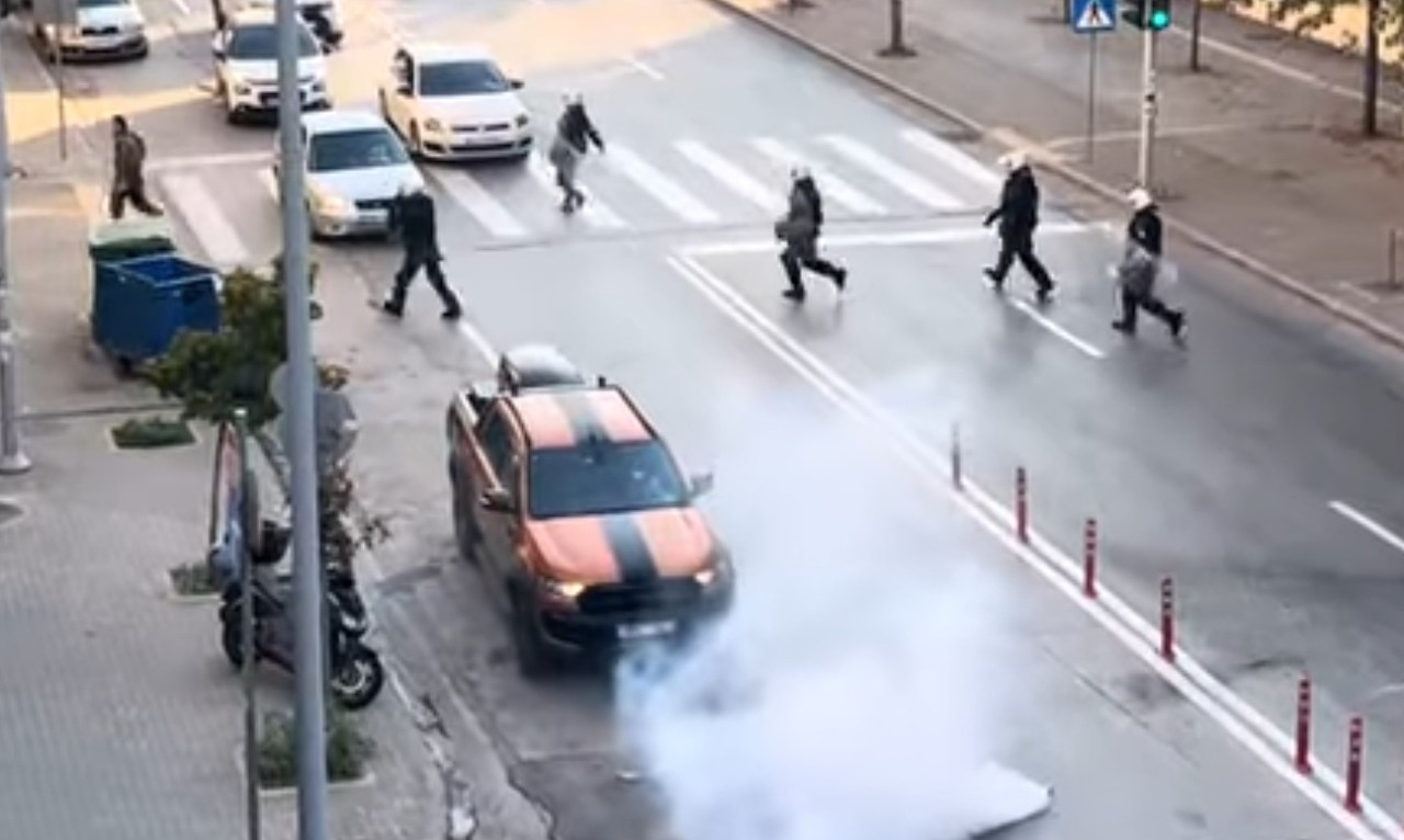 Ένταση και επεισόδια πριν την έναρξη της δίκης για τη δολοφονία του Άλκη Καμπανού - Βίντεο